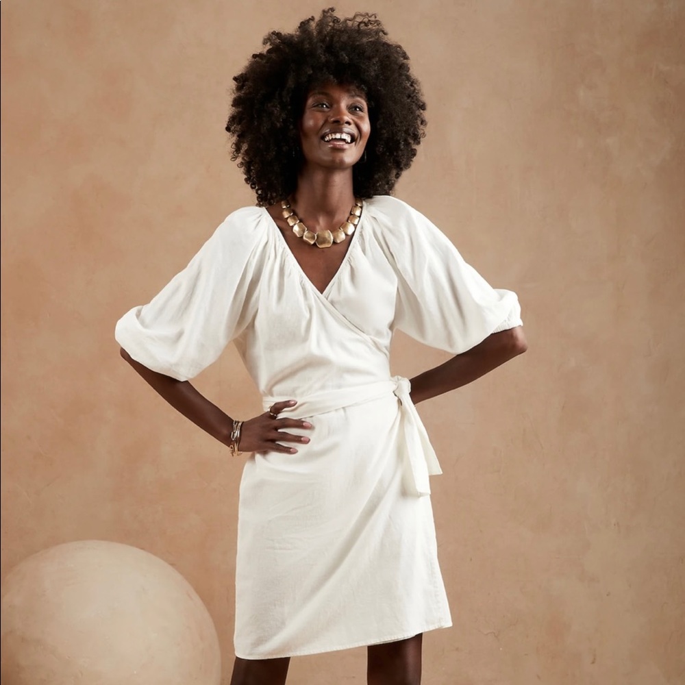 White linen blend wrap dress from Banana Republic Factory, size Small